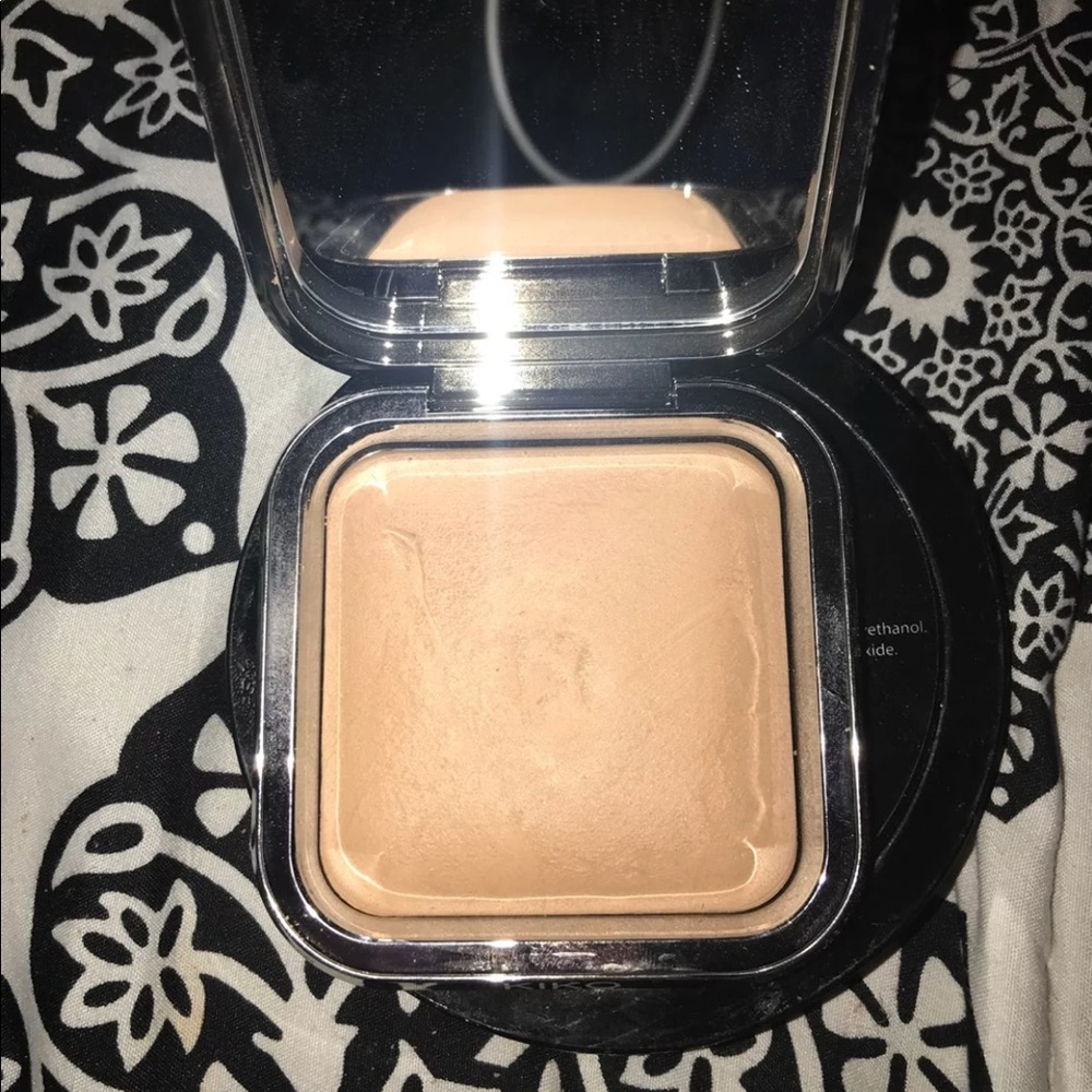 Kiko Milano radiant powder